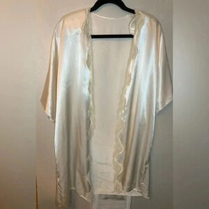 Vintage Nordstrom Cream Satin Robe Size Medium